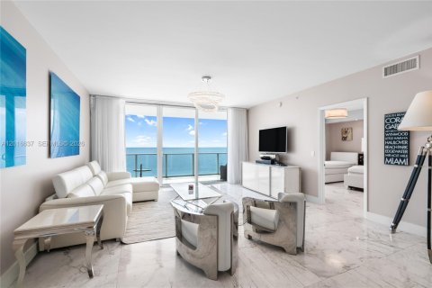 Condo in Hollywood, Florida, 2 bedrooms  № 2189037 - photo 5