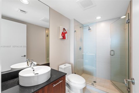 Condo in Hollywood, Florida, 2 bedrooms  № 2189037 - photo 20
