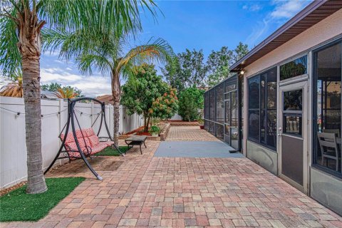 House in Clermont, Florida 5 bedrooms, 310.48 sq.m. № 1679244 - photo 7