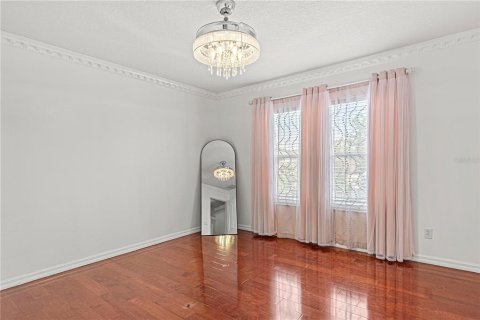 House in Clermont, Florida 5 bedrooms, 310.48 sq.m. № 1679244 - photo 30