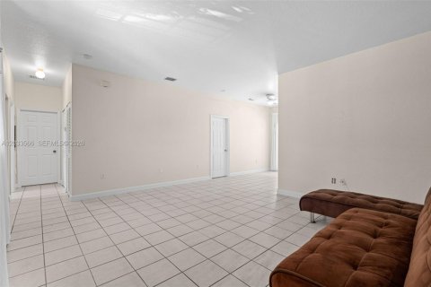 Condo in Homestead, Florida, 2 bedrooms  № 2077996 - photo 12
