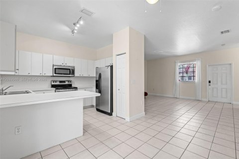Condo in Homestead, Florida, 2 bedrooms  № 2077996 - photo 15