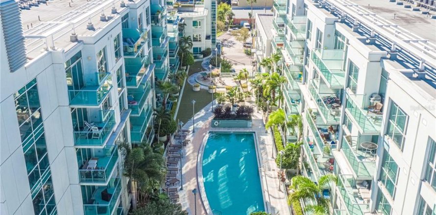 Condo in Tampa, Florida, 2 bedrooms  № 2093530