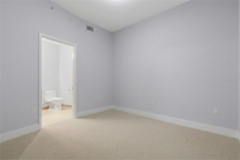 Condo in Tampa, Florida, 2 bedrooms  № 2093530 - photo 17