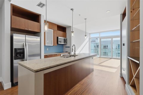 Condo in Tampa, Florida, 2 bedrooms  № 2093530 - photo 4