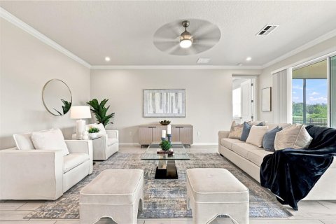 House in Lutz, Florida 5 bedrooms, 277.13 sq.m. № 2291304 - photo 11