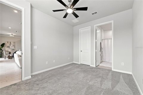 House in Lutz, Florida 5 bedrooms, 277.13 sq.m. № 2291304 - photo 19