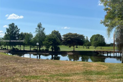 Condominio en venta en Sunrise, Florida, 1 dormitorio, 69.03 m2 № 2021850 - foto 27