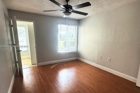 Condominio en venta en Sunrise, Florida, 1 dormitorio, 69.03 m2 № 2021850 - foto 16