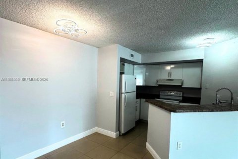 Condominio en venta en Sunrise, Florida, 1 dormitorio, 69.03 m2 № 2021850 - foto 6