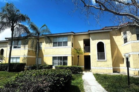 Condominio en venta en Sunrise, Florida, 1 dormitorio, 69.03 m2 № 2021850 - foto 2