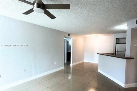 Condominio en venta en Sunrise, Florida, 1 dormitorio, 69.03 m2 № 2021850 - foto 21