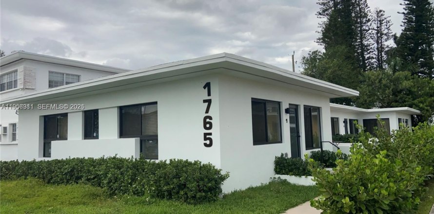 Propiedad comercial en Miami Beach, Florida 280.94 m2 № 2153462