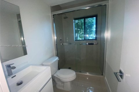 Propiedad comercial en venta en Miami Beach, Florida, 280.94 m2 № 2153462 - foto 11