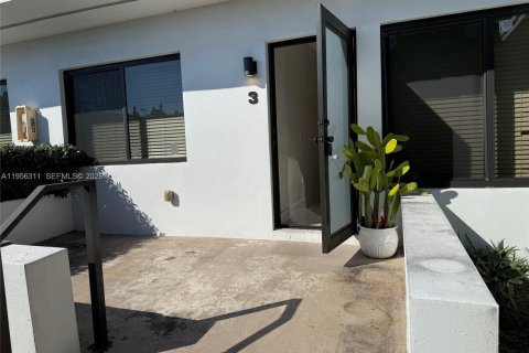 Propiedad comercial en venta en Miami Beach, Florida, 280.94 m2 № 2153462 - foto 20