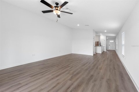 House in Spring Hill, Florida 4 bedrooms, 184.04 sq.m. № 2349476 - photo 5