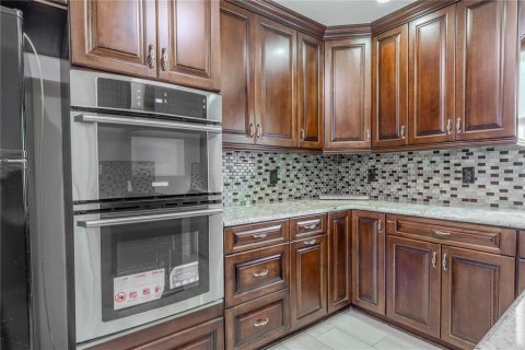 Купить виллу или дом в Сент-Питерсберг, Флорида 13 комнат, 305.09м2, № 1602365 - фото 30