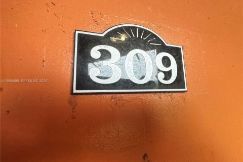 Купить кондоминиум в Лодердейл-Лейкс, Флорида 2 спальни, 102.19м2, № 2058145 - фото 20