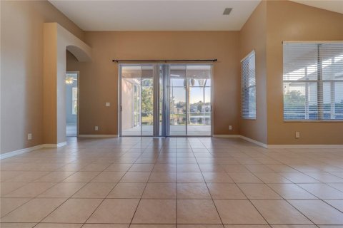 Villa ou maison à louer à Tampa, Floride: 4 chambres, 193.24 m2 № 2406416 - photo 17