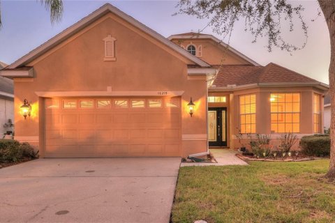 Villa ou maison à louer à Tampa, Floride: 4 chambres, 193.24 m2 № 2406416 - photo 2