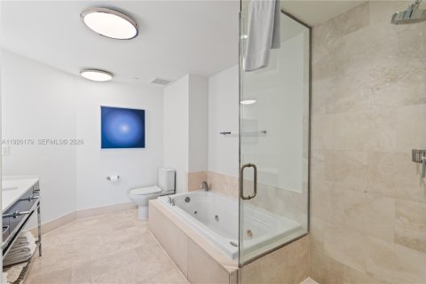 Condo in Miami Beach, Florida № 2154794 - photo 20