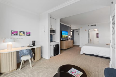 Condo in Miami Beach, Florida № 2154794 - photo 13