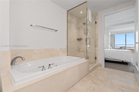 Condo in Miami Beach, Florida № 2154794 - photo 22