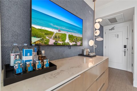Condo in Miami Beach, Florida № 2154794 - photo 16