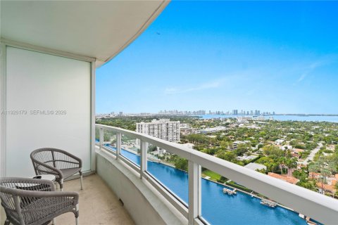Condo in Miami Beach, Florida № 2154794 - photo 11