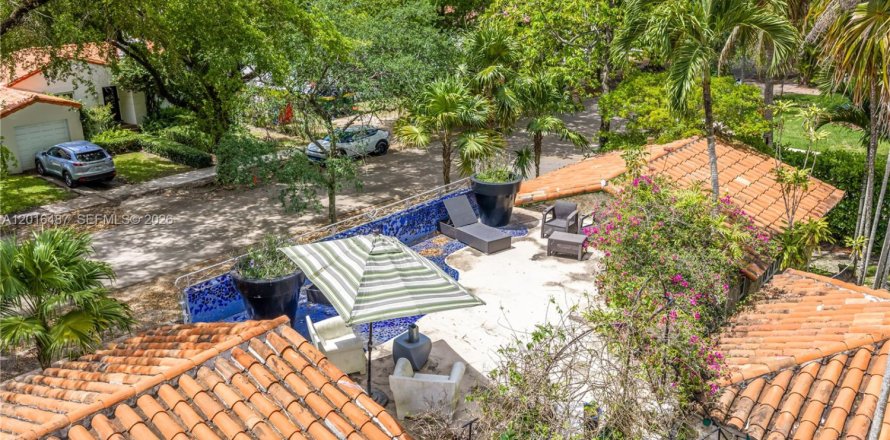 Casa en Coral Gables, Florida 5 dormitorios, 44.87 m2 № 2078205