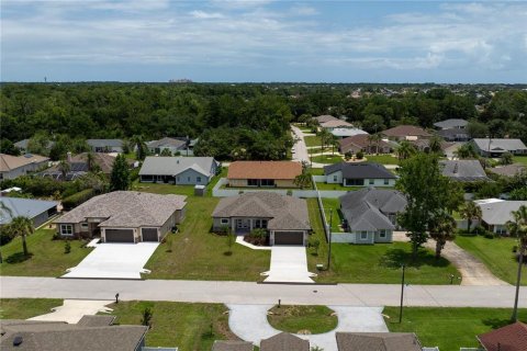House in Palm Coast, Florida 4 bedrooms, 177.63 sq.m. № 2196305 - photo 22