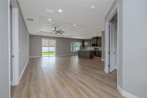 House in Palm Coast, Florida 4 bedrooms, 177.63 sq.m. № 2196305 - photo 12