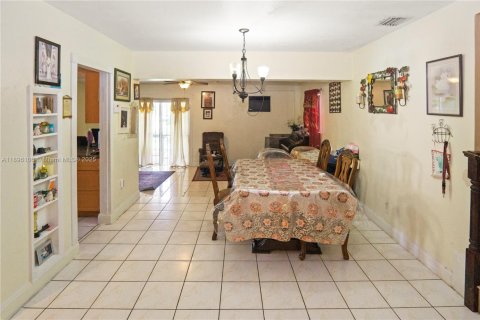 Купить виллу или дом в Майами-Гарденс, Флорида 3 спальни, 245.26м2, № 1952954 - фото 7