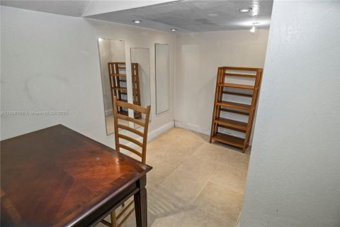 Купить виллу или дом в Майами-Гарденс, Флорида 3 спальни, 245.26м2, № 1952954 - фото 25