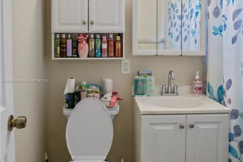 Купить виллу или дом в Майами-Гарденс, Флорида 3 спальни, 245.26м2, № 1952954 - фото 20