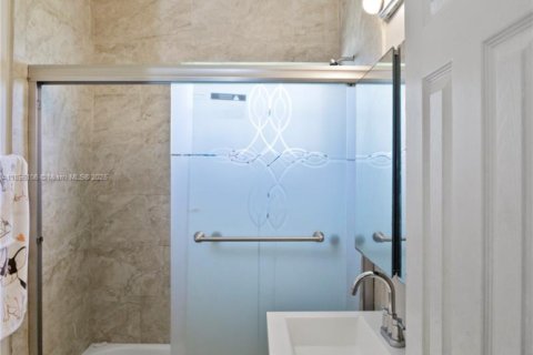 Купить виллу или дом в Майами-Гарденс, Флорида 3 спальни, 245.26м2, № 1952954 - фото 13