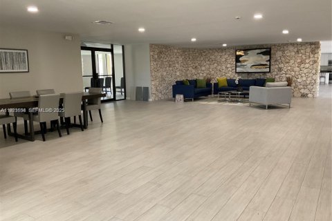 Condominio en alquiler en Miami, Florida, 3 dormitorios, 96.62 m2 № 1986128 - foto 24