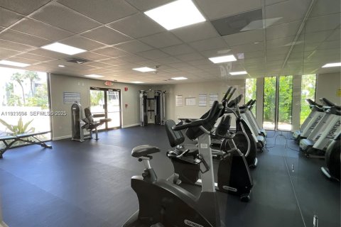 Condominio en alquiler en Miami, Florida, 3 dormitorios, 96.62 m2 № 1986128 - foto 25