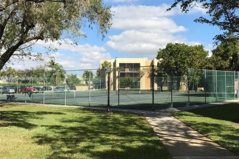 Condominio en alquiler en Miami, Florida, 3 dormitorios, 96.62 m2 № 1986128 - foto 19