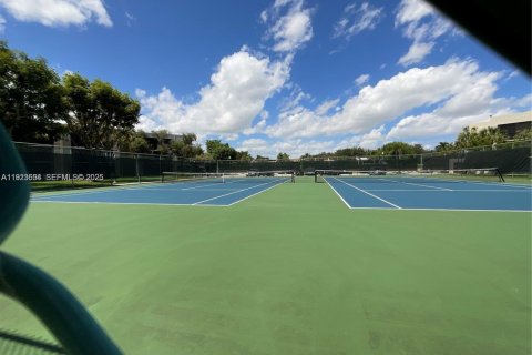 Condominio en alquiler en Miami, Florida, 3 dormitorios, 96.62 m2 № 1986128 - foto 21