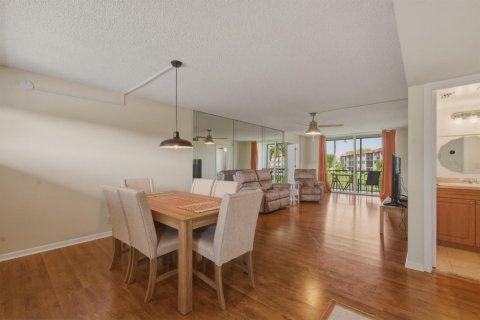 Condominio en Pembroke Pines, Florida, 2 dormitorios  № 2175481