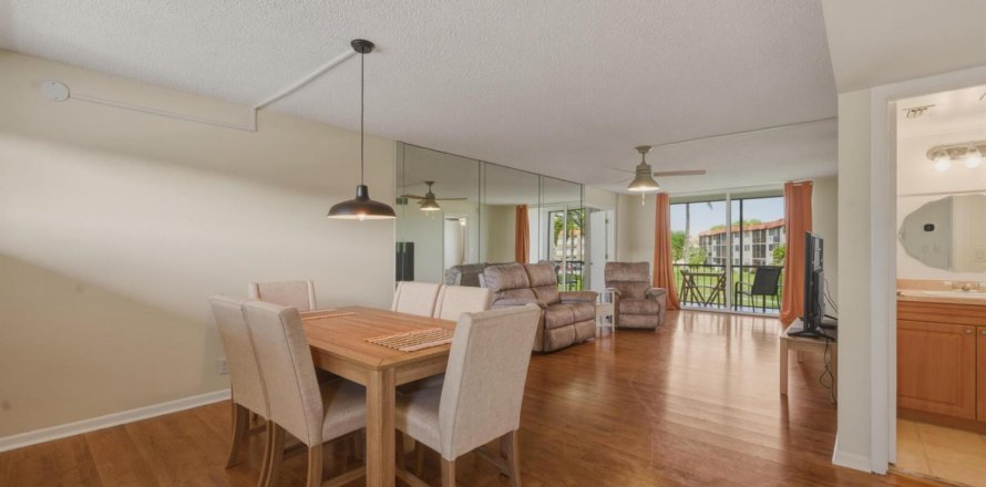 Condominio en Pembroke Pines, Florida, 2 dormitorios № 2175481