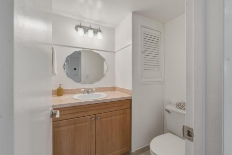 Condominio en venta en Pembroke Pines, Florida, 2 dormitorios, 97.55 m2 № 2175481 - foto 15