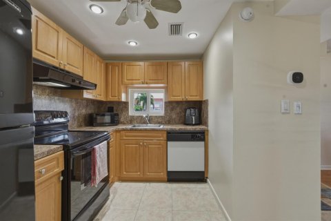 Condominio en venta en Pembroke Pines, Florida, 2 dormitorios, 97.55 m2 № 2175481 - foto 12