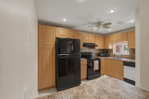 Condominio en venta en Pembroke Pines, Florida, 2 dormitorios, 97.55 m2 № 2175481 - foto 2