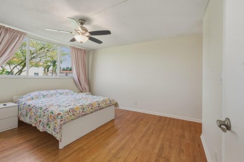 Condominio en venta en Pembroke Pines, Florida, 2 dormitorios, 97.55 m2 № 2175481 - foto 16