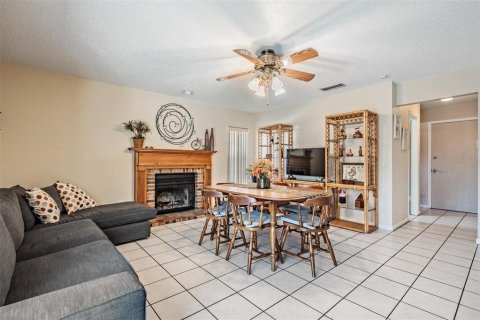 House in Temple Terrace, Florida 4 bedrooms, 208.57 sq.m. № 2132809 - photo 19