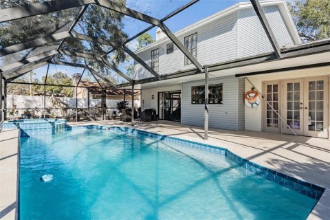 House in Temple Terrace, Florida 4 bedrooms, 208.57 sq.m. № 2132809 - photo 2