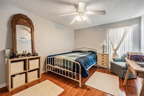 House in Temple Terrace, Florida 4 bedrooms, 208.57 sq.m. № 2132809 - photo 29