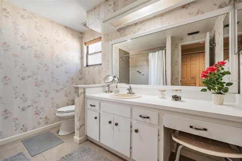 House in Temple Terrace, Florida 4 bedrooms, 208.57 sq.m. № 2132809 - photo 26